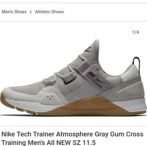 Nike Tech Trainer